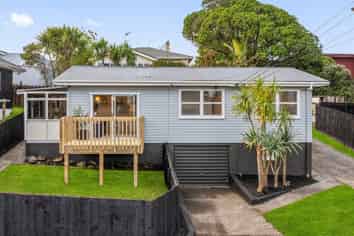 6 Kingsway Avenue, Sandringham