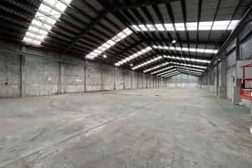 Large Standalone Warehouse & Yard