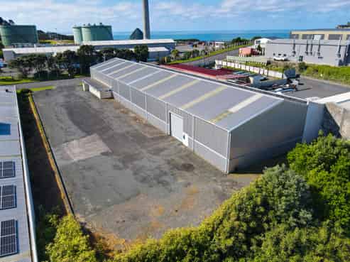 Large Standalone Warehouse & Yard