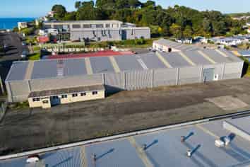 Large Standalone Warehouse & Yard