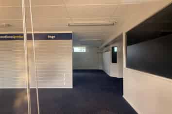 Showroom or Office - Priced Just Right