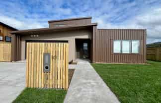 80 Omahina Street, Raglan