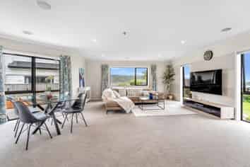 117 Queen Charlotte Drive, Aotea