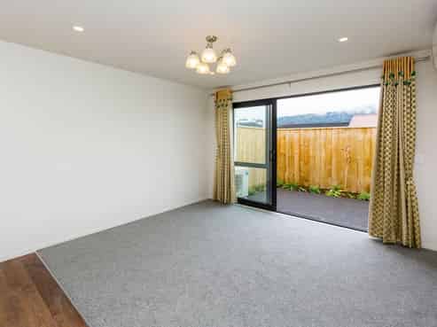 6 Exchange Street, Ebdentown