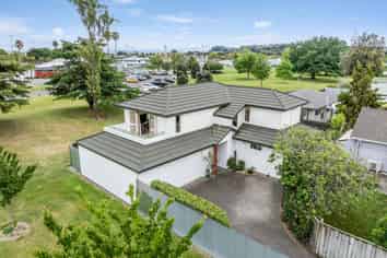 15a Menin rd, Onekawa