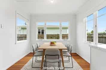 12 Belvedere Crescent, Takaro