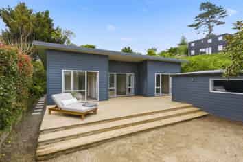 7 Forest Road, Raumati South