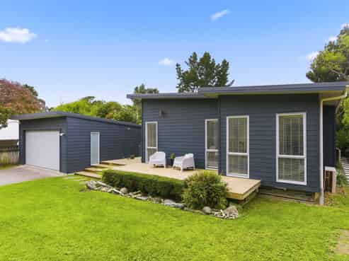 7 Forest Road, Raumati South