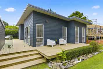 7 Forest Road, Raumati South