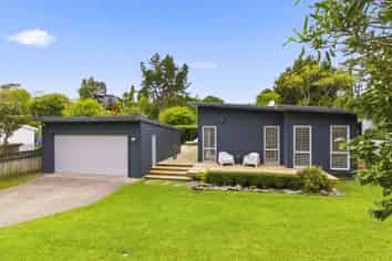 7 Forest Road, Raumati South