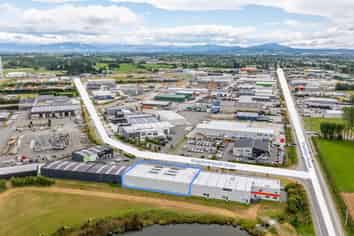 Vacant & Ready to Go! Own & Occupy 