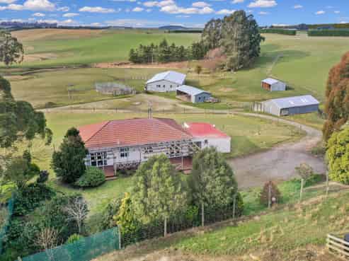 170 Happy Valley Road, Herbert