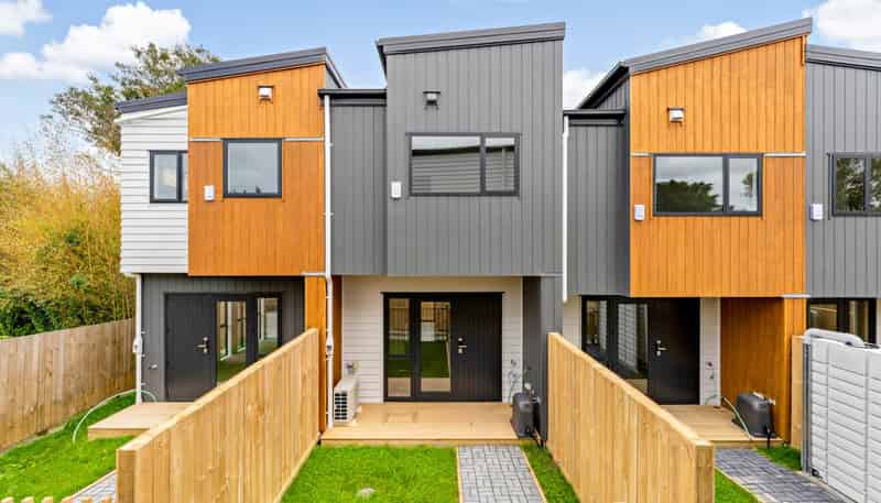 8/300 Great North Road, Henderson