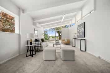 500 East Coast Road, Windsor Park