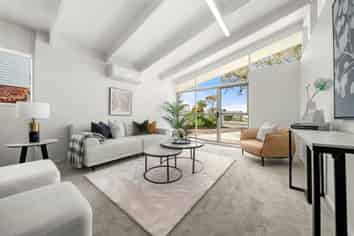 500 East Coast Road, Windsor Park