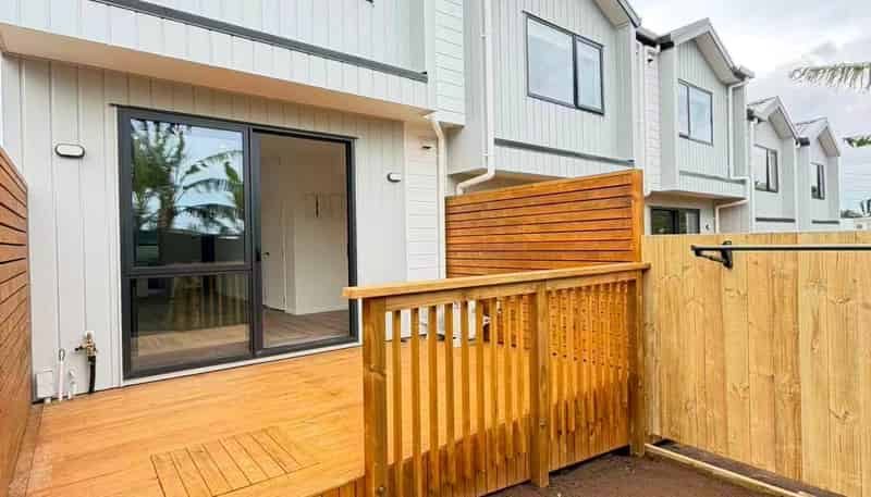 3/29 Crown Crescent, Otara