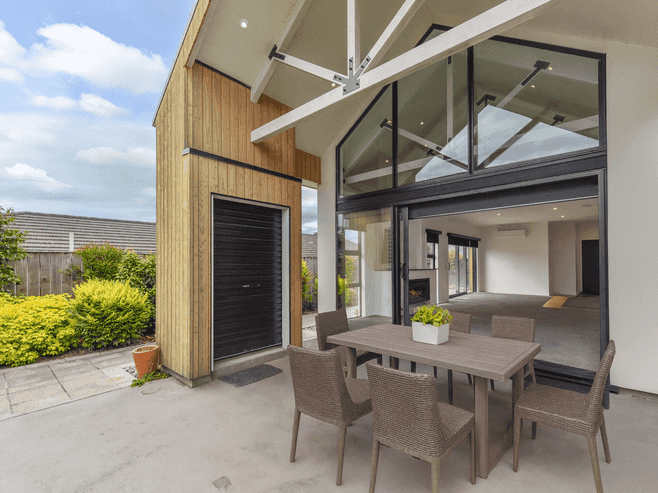 10 Sabine Drive, Richmond