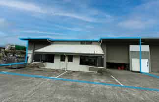 Functional Wiri Industrial - 2 Roller Doors