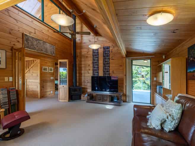 6 Fiesta Grove, Raumati Beach