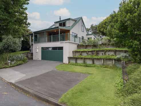 6 Fiesta Grove, Raumati Beach