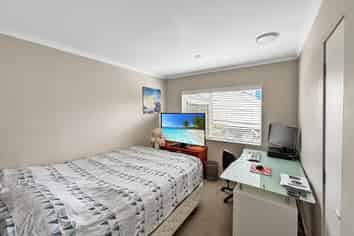 56A Birkdale Road, Birkdale