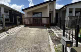 b/3 Cronshow Road, Karaka