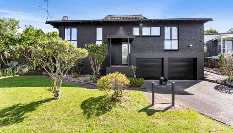 44 Pyatt Crescent, Saint Johns