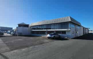 CBRE | High Profile Rosebank Warehouse