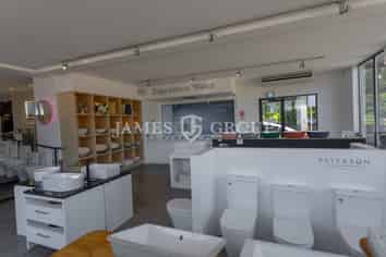 PROMINENT SHOWROOM WITH FIRST FLOOR OFFICE