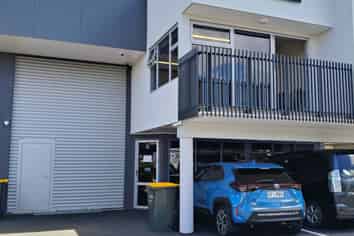 LINCOLN NORTH WAREHOUSE
