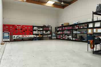 LINCOLN NORTH WAREHOUSE
