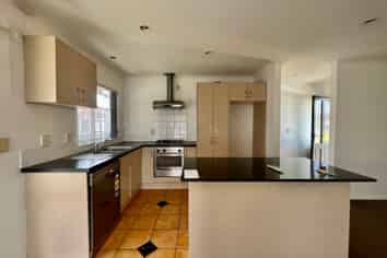 20A Fenwick Crescent, Hillcrest