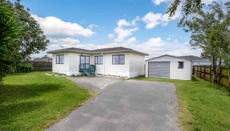 4 Dungarvon Place, Clendon Park