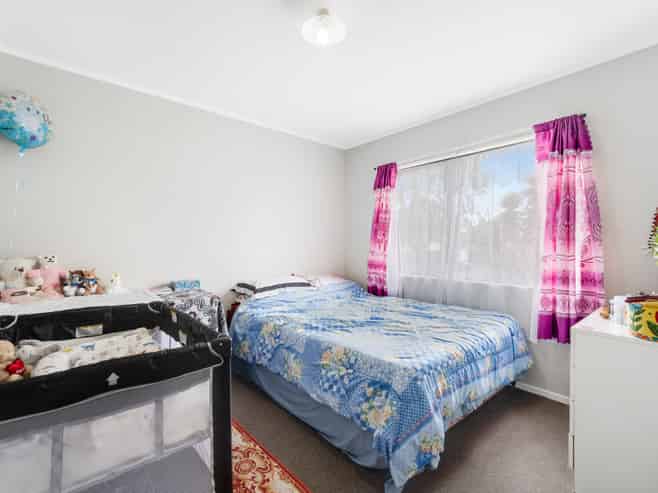 4 Dungarvon Place, Clendon Park