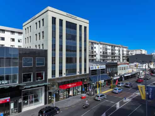 Newmarket full floor