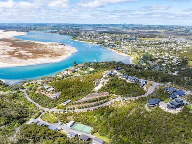 33 Surf Road, Mangawhai Heads