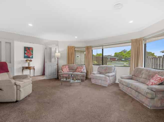 45 Easton Way, Levin