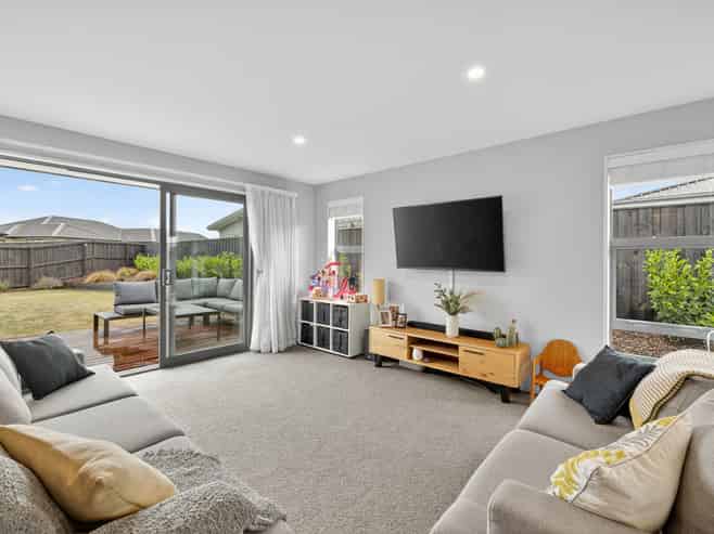 16 Crosado Place, Rolleston