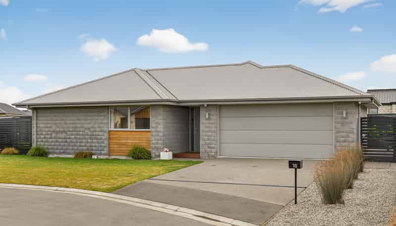 16 Crosado Place, Rolleston