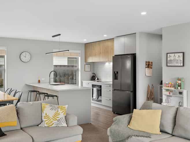 16 Crosado Place, Rolleston