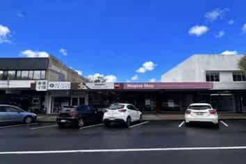 102 m² F&B on Clyde Rd