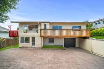 9 Blacks Road, Greenhithe