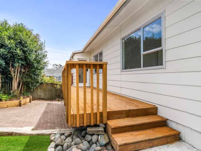 9 Blacks Road, Greenhithe