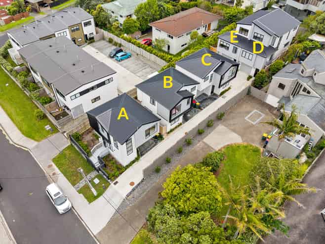 33A-E Garadice Road, Rothesay Bay