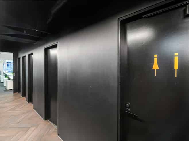 High Street Office / Showroom - Fully Fitted & Ready to Occupy