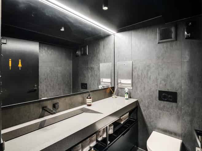 High Street Office / Showroom - Fully Fitted & Ready to Occupy