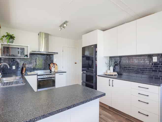 35 Lauder Crescent, Heidelberg