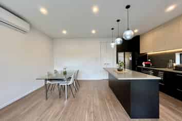 8 Desalt Drive, Hobsonville