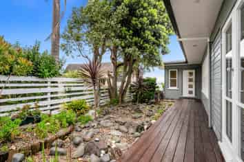 2/349 Glenfield Road, Glenfield