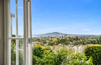 2/349 Glenfield Road, Glenfield